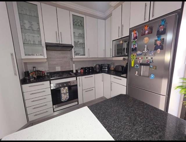7 BEDROOM HOUSE FOR SALE IN BRACKENHURST